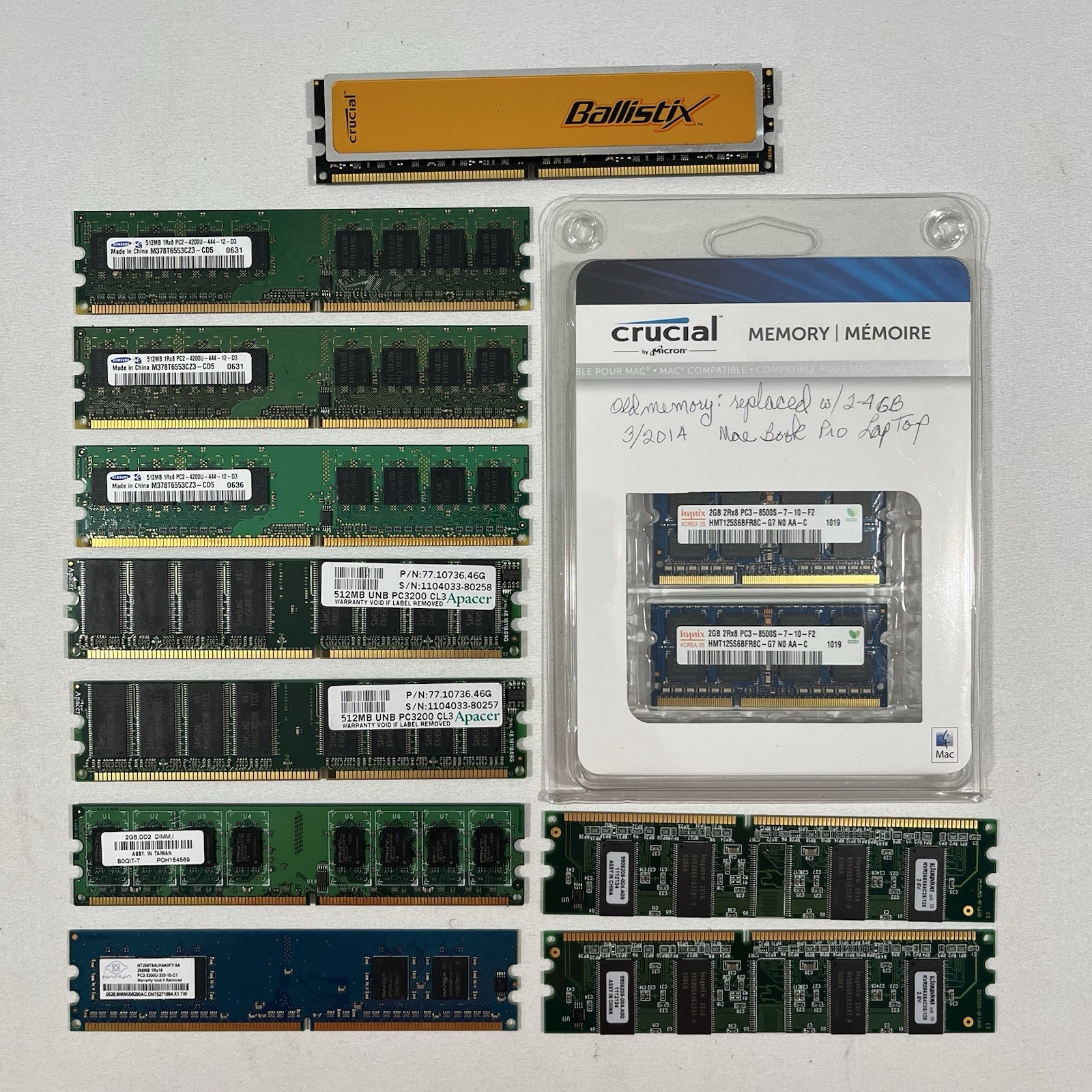 Lot of 12 Vintage Computer RAM Memory Sticks DDR DDR2 SDRAM Crucial Samsung