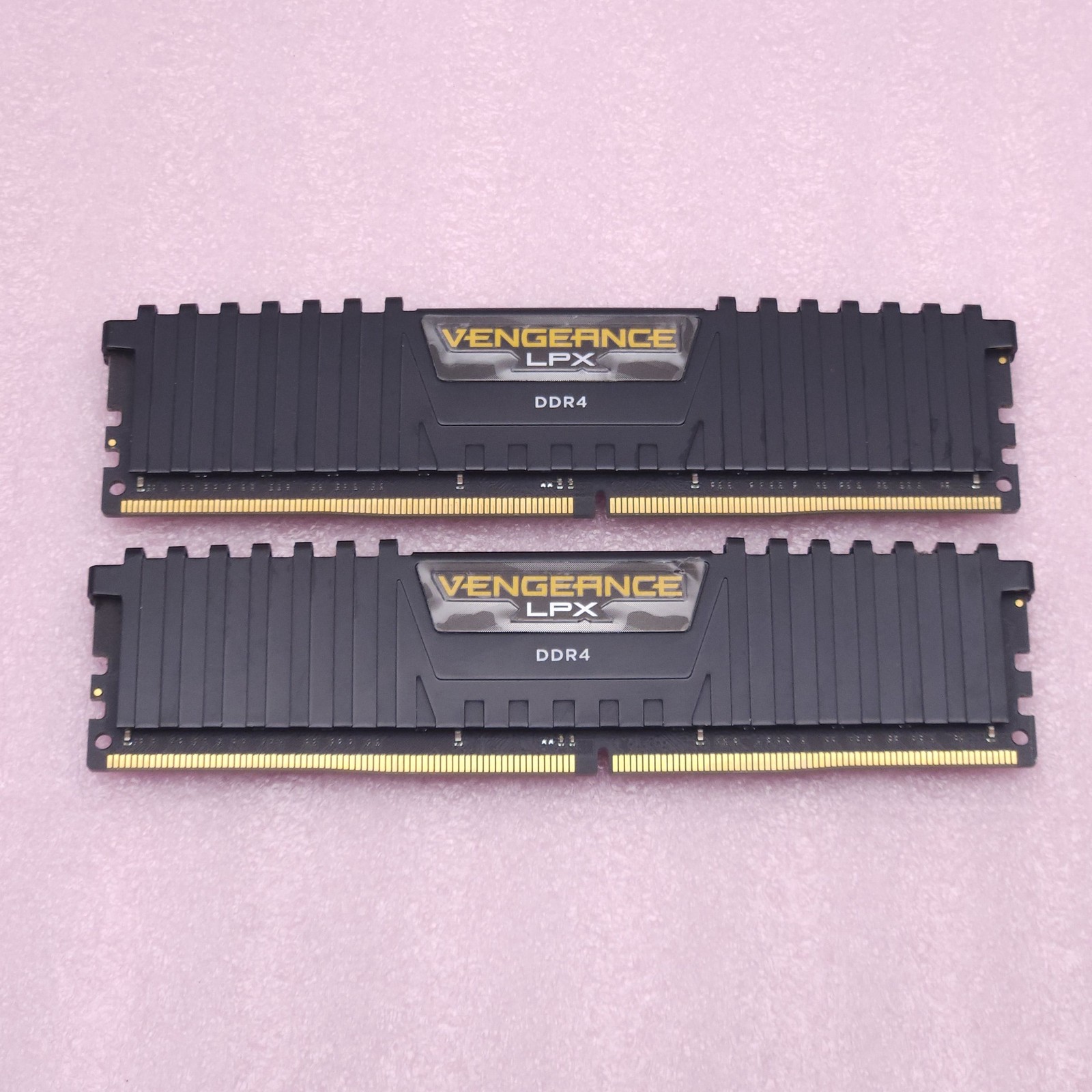 Corsair Vengeance LPX 32GB (2x16GB) DDR4 2400 CMK32GX4M2A2400C16 RAM Kit - Good Corsair Vengeance LPX 32GB (2x16GB) DDR4 2400 CMK32GX4M2A2400C16 RAM Kit - Good