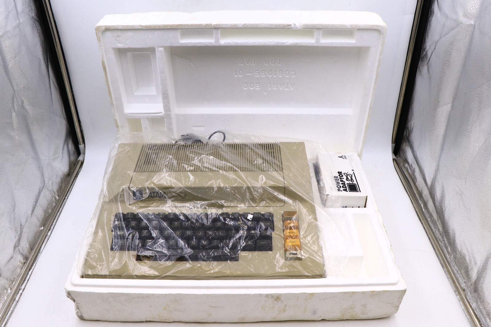 Atari 800 Home Computer Later Variant In Original Styro W/ BASIC CLEAN Untested Atari 800 Home Computer Later Variant In Original Styro W/ BASIC CLEAN Untested