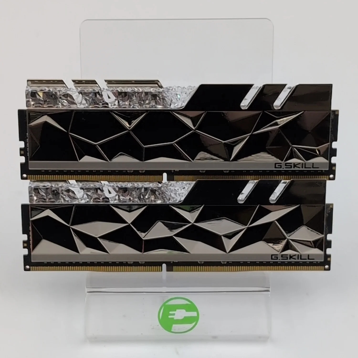 G.Skill Trident Z Royal Elite 32GB (2x16GB) RAM DDR4 3600MHz F4-3600C16D-32GTESC G.Skill Trident Z Royal Elite 32GB (2x16GB) RAM DDR4 3600MHz F4-3600C16D-32GTESC