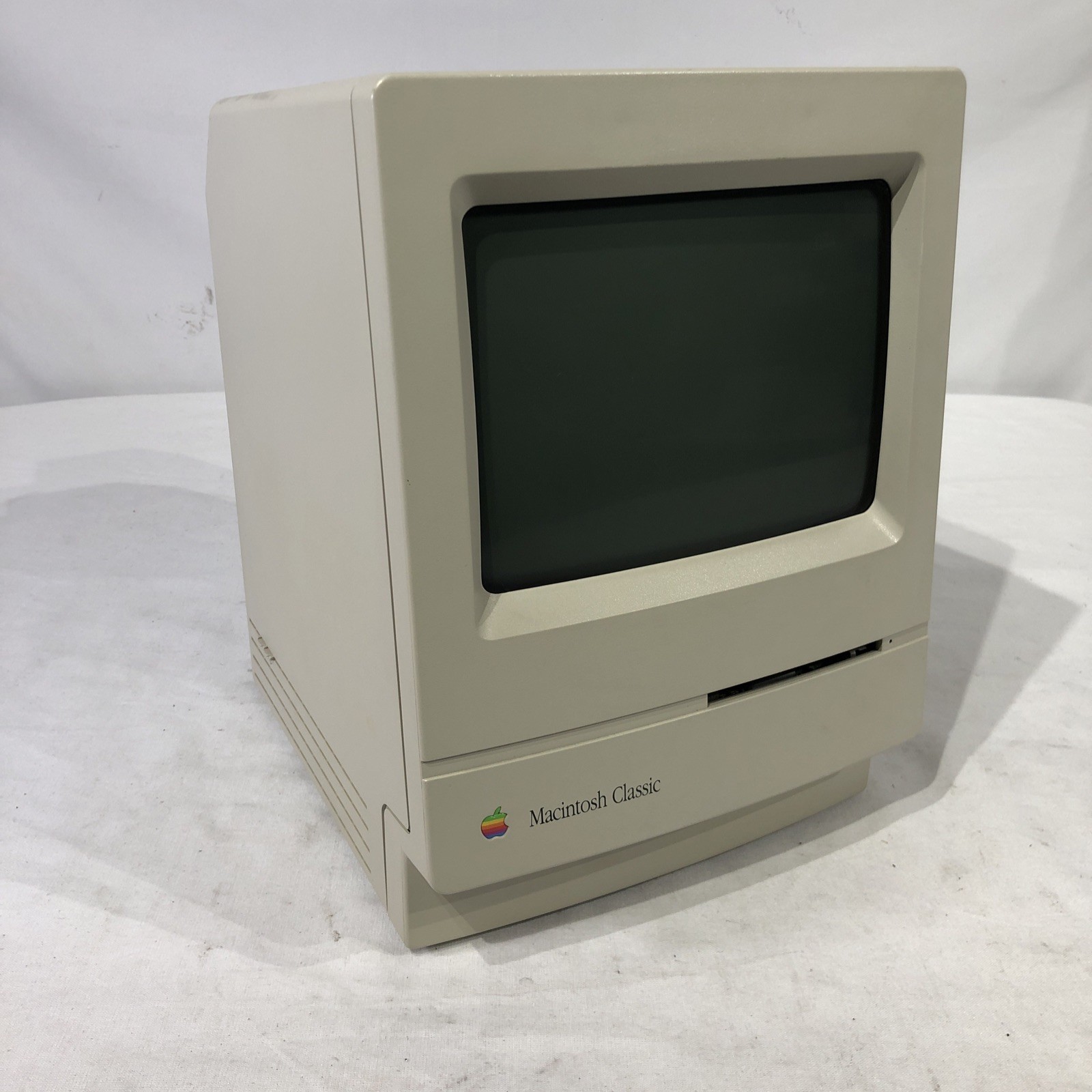 Macintosh Classic M1420 Apple Computer 1990 Vintage, Powers On