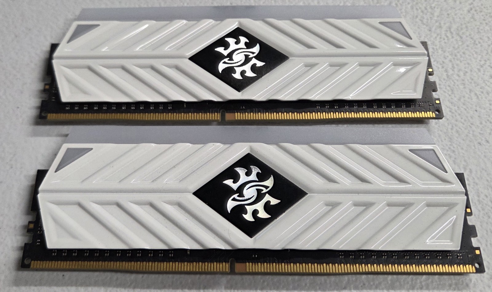 ADATA XPG SPECTRIX D41 16GB (2x8GB) DDR4 3200MHz RGB RAM (AX4U320038G16A-BW41) ADATA XPG SPECTRIX D41 16GB (2x8GB) DDR4 3200MHz RGB RAM (AX4U320038G16A-BW41)