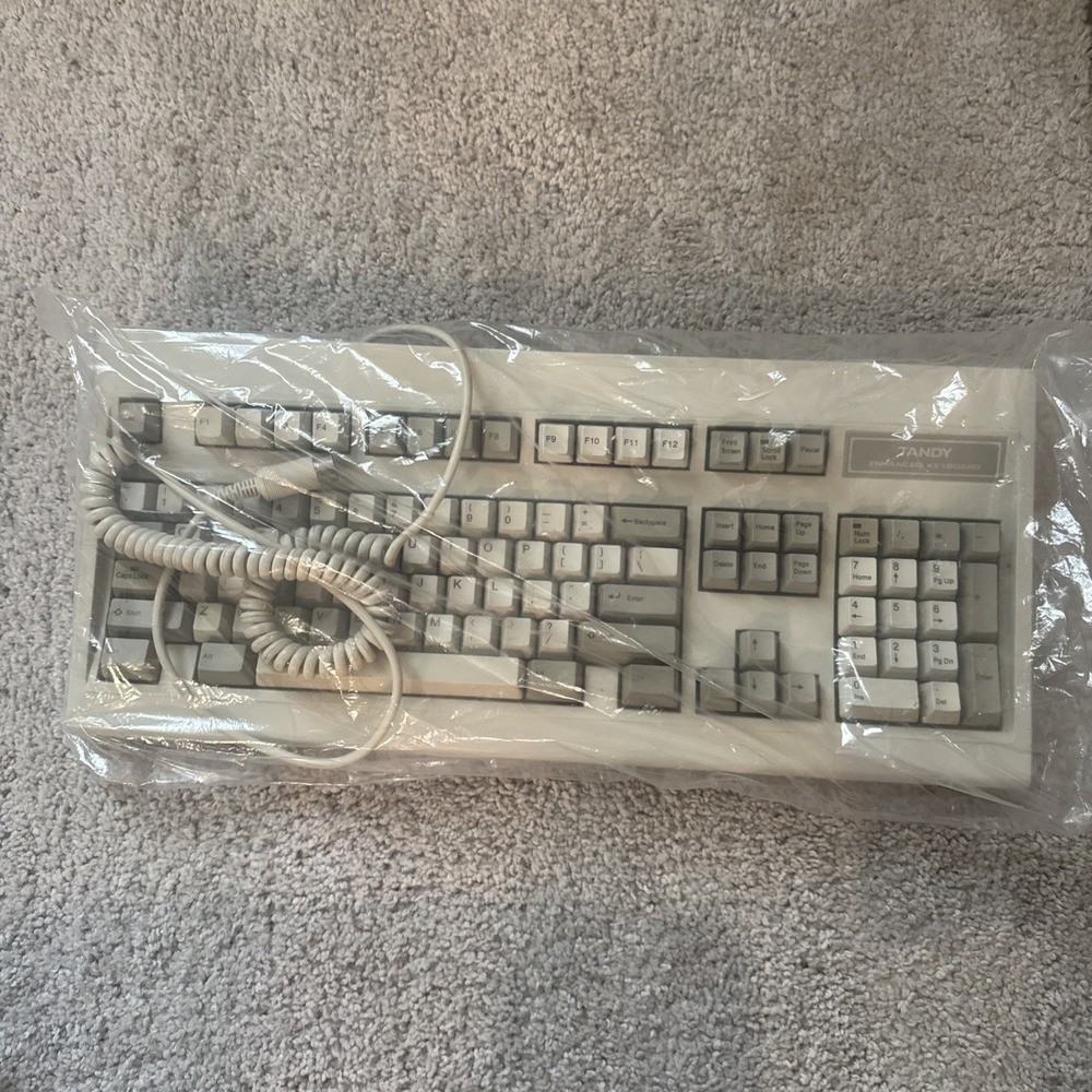 Vintage Tandy 1000 \ Vintage Tandy 1000 \