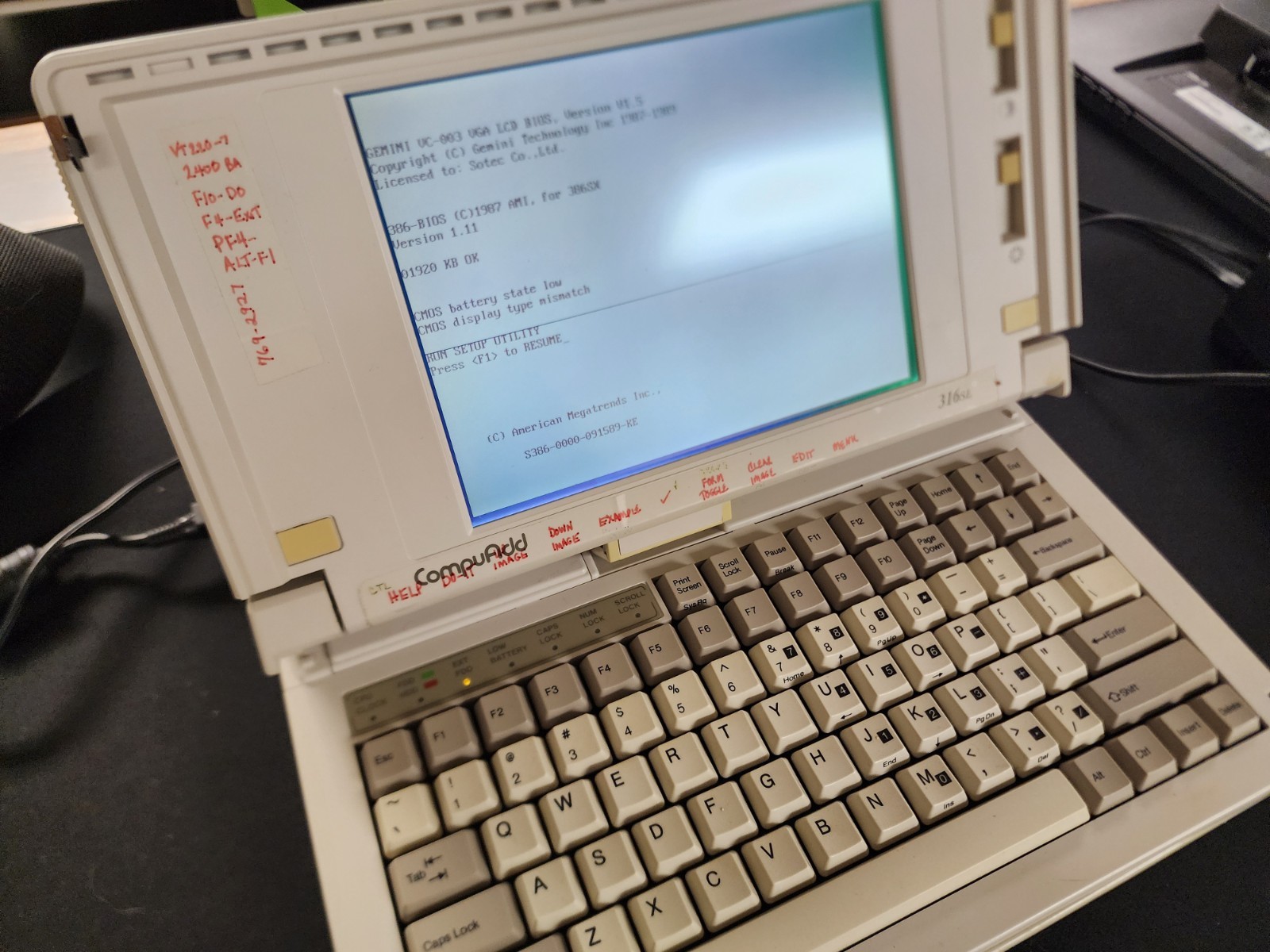 Vintage CompuAdd 316SL Laptop 62201 A918CA001 - Read Description Vintage CompuAdd 316SL Laptop 62201 A918CA001 - Read Description