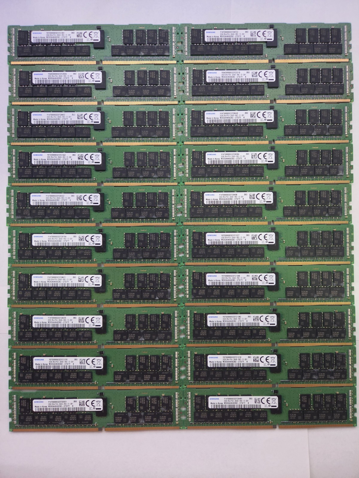 SAMSUNG M393A4K40CB2-CTD7Y 640GB (20 X 32GB) DDR4-2666 2Rx4  ECC RDIMM RAM