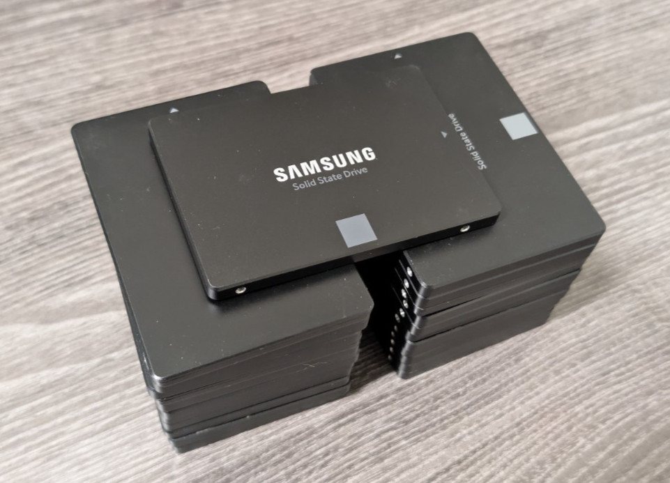 LOT of 23 Samsung 850 EVO 250GB, Internal, 2.5\