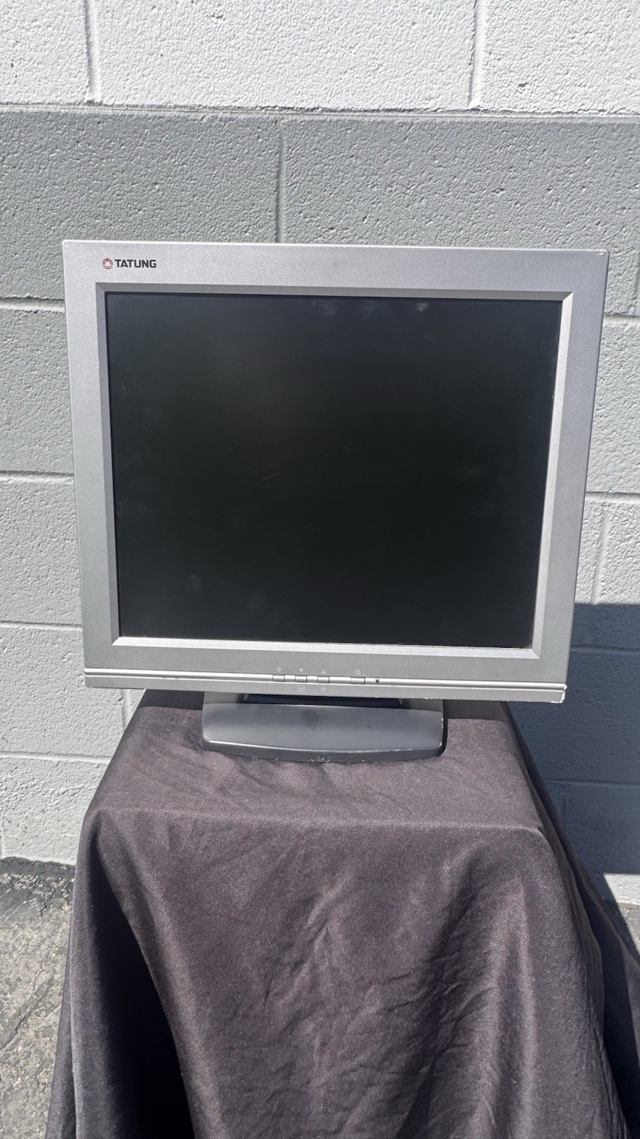 Tatung L17AMTN 17” LCD Monitor 1280x1024 VGA Vintage 2003 Tested Working