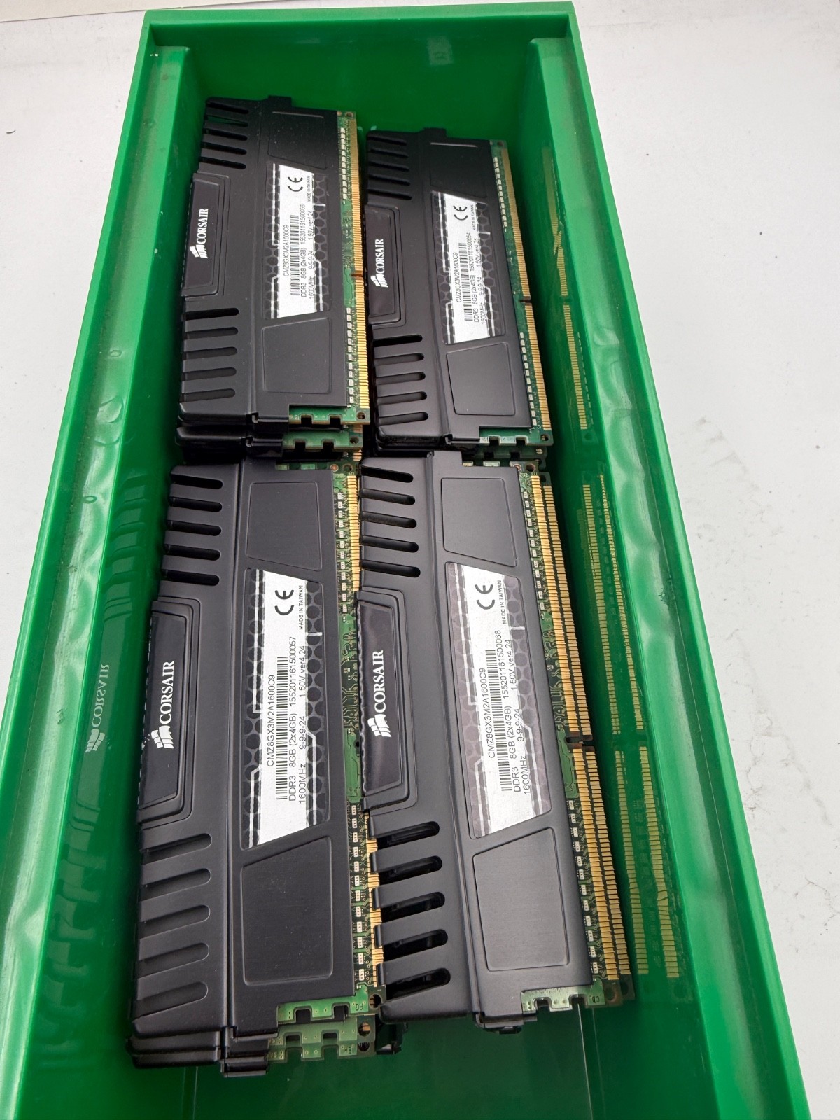 LOT OF 48 Ram Sticks-Corsair Vengeance CMZ8GX3M2A1600C9 4GB (4GBx48=192GB Total) LOT OF 48 Ram Sticks-Corsair Vengeance CMZ8GX3M2A1600C9 4GB (4GBx48=192GB Total)