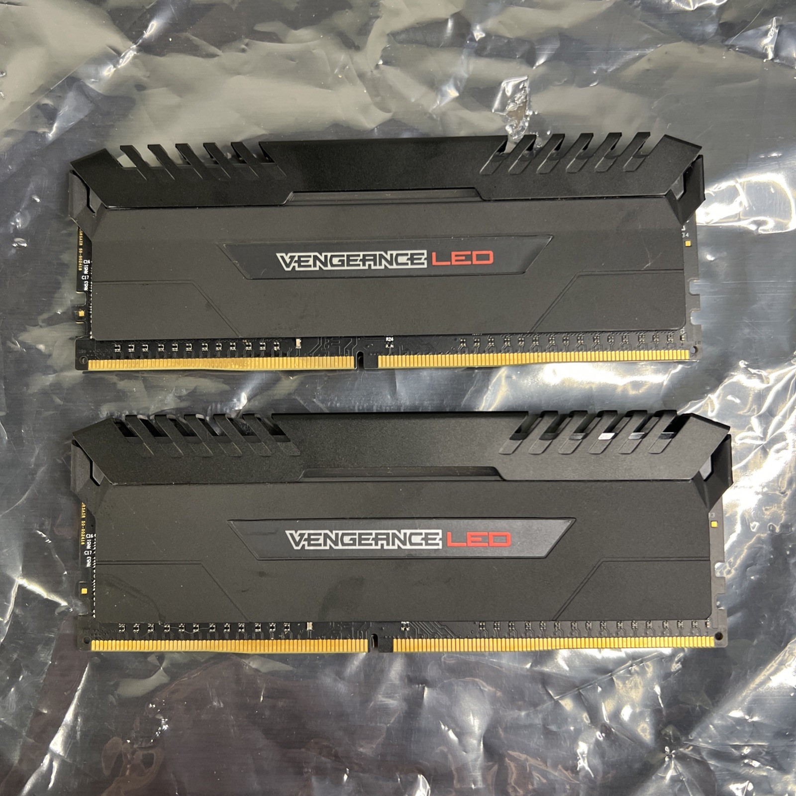Corsair Vengeance LED DDR4 DIMM RAM 16GB (2x8GB) 3000MHz CMU16GX4M2C3000C15R