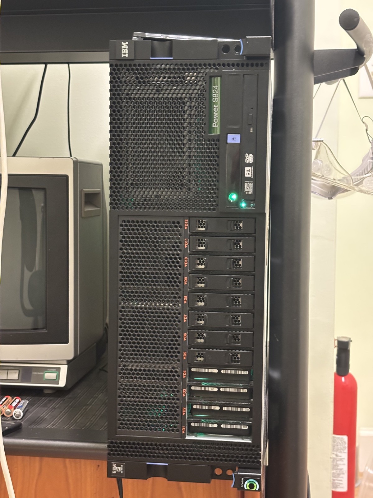 IBM POWER8 8286-42A S824 8-Core 128GB RAM 4.8TB SAS Fedora Linux Server PowerVM