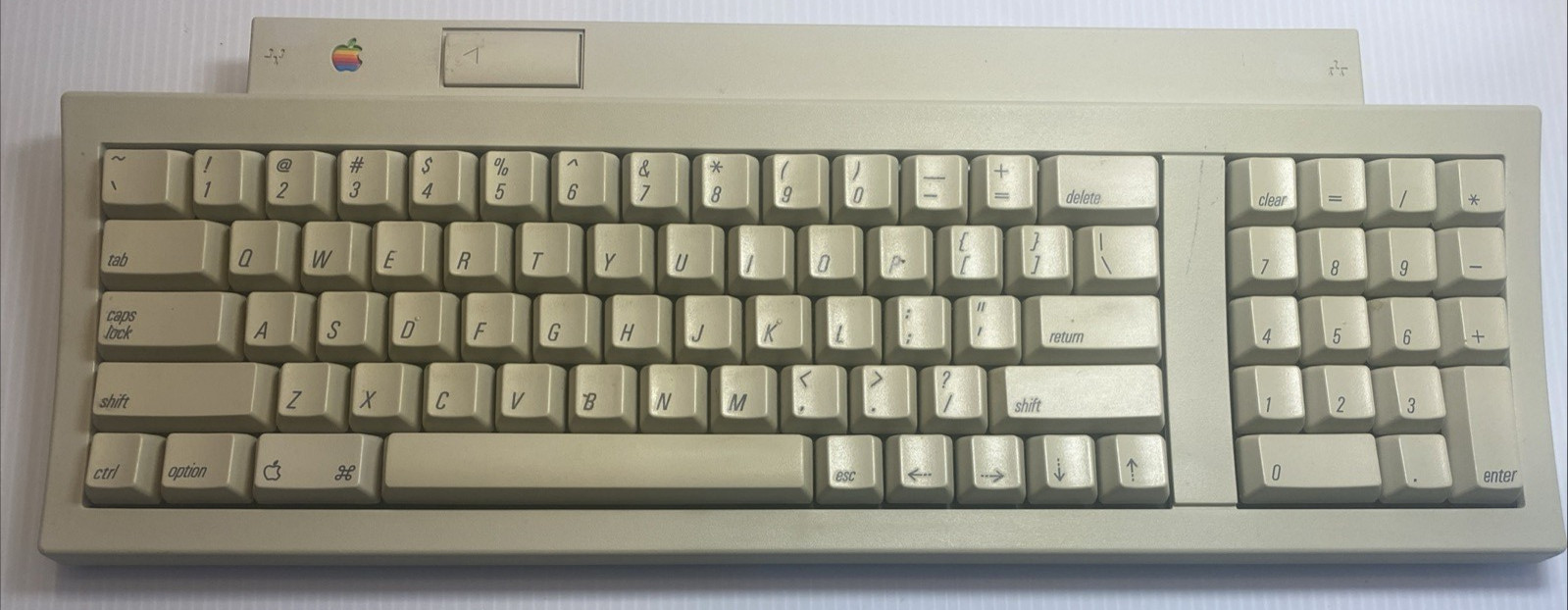 Apple Keyboard M0487 Macintosh IIgs ADB Keyboard Vintage Tested w/ Coiled Cable