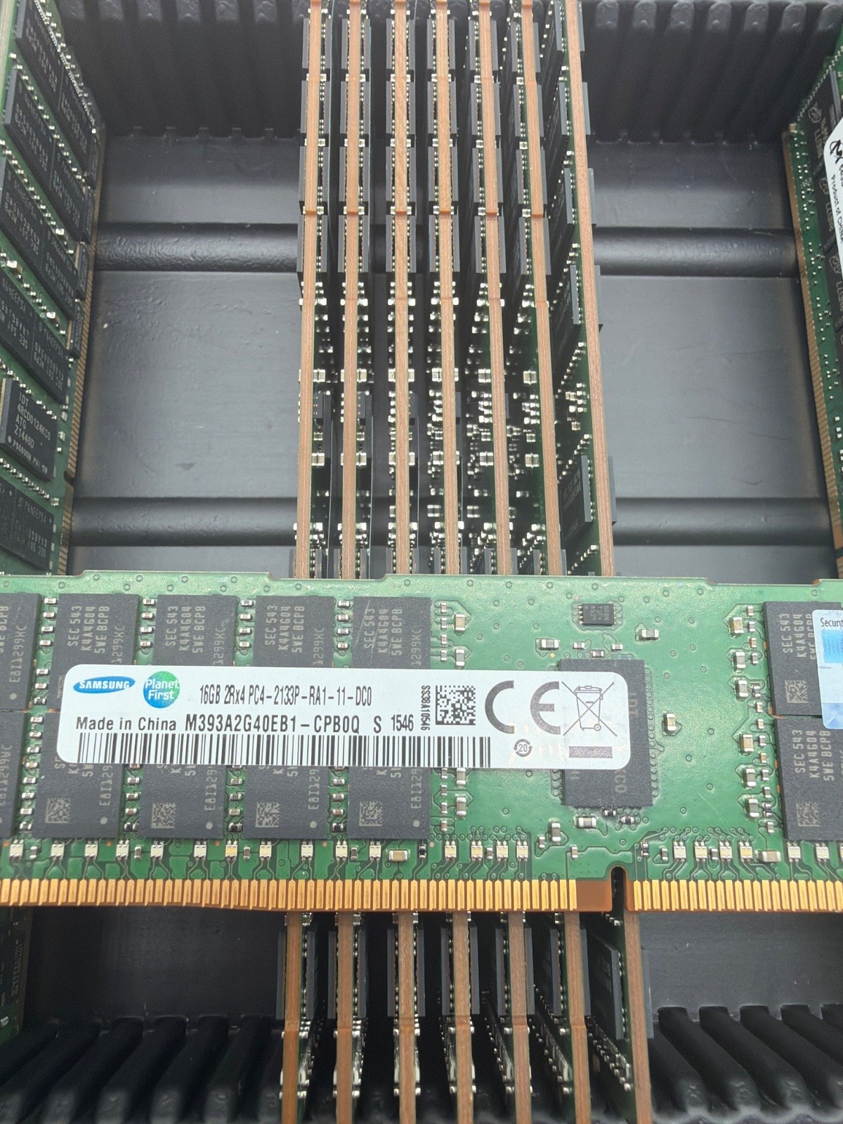 Lot of 8 Samsung 16GB 2Rx4 PC4-2133P DDR4 ECC Server Memory M393A2G40EB1-CPB Lot of 8 Samsung 16GB 2Rx4 PC4-2133P DDR4 ECC Server Memory M393A2G40EB1-CPB