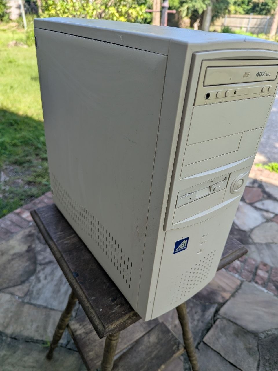 Vintage Megtron Beige Desktop Tower PC w/ 40X CD-ROM & Floppy TC Vintage Megtron Beige Desktop Tower PC w/ 40X CD-ROM & Floppy TC