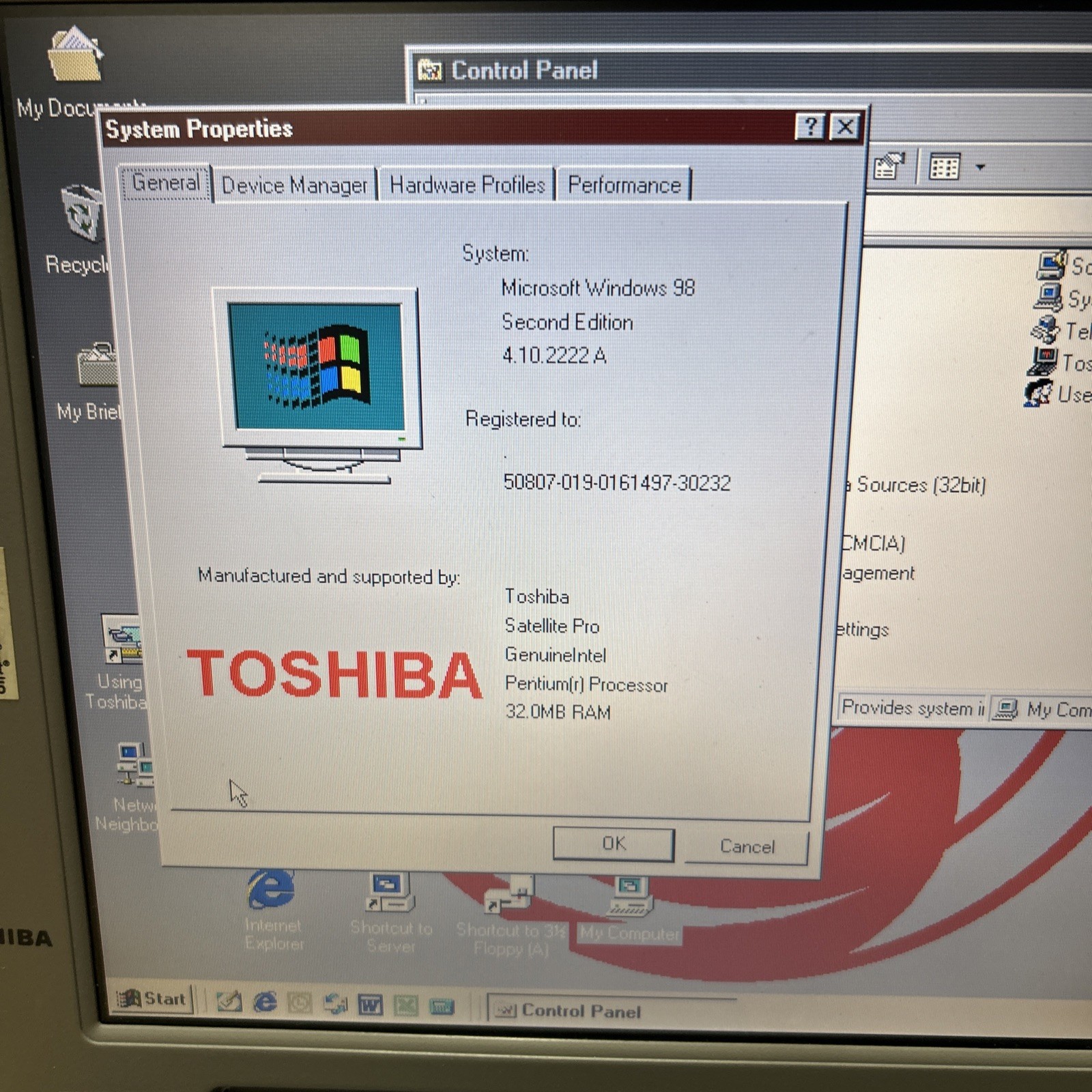 Vintage Toshiba Satellite Pro 430CDT Pentium Laptop – Windows 98 SE 32MB RAM
