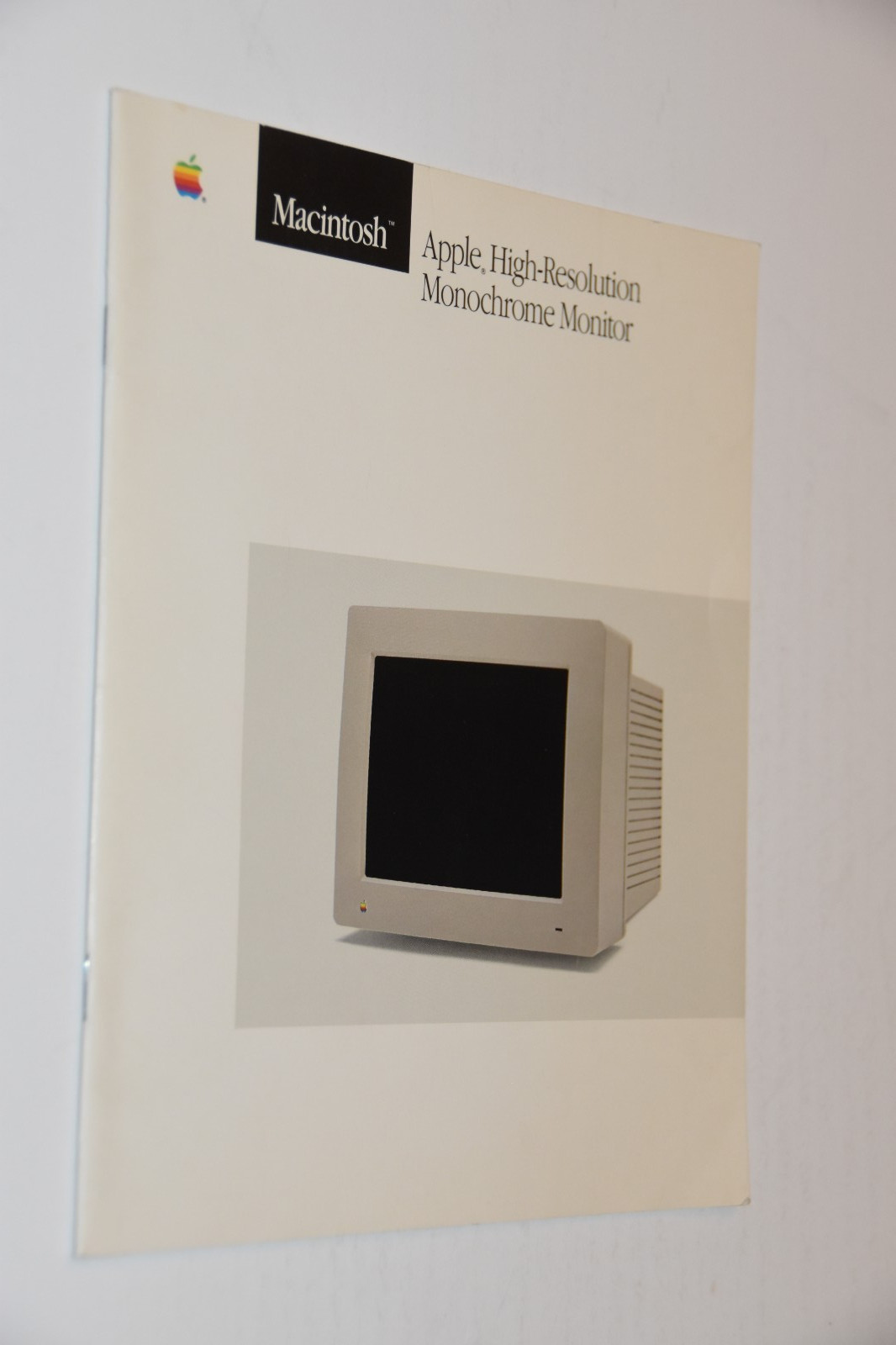 1987 Vintage Apple Macintosh High Resolution Monochrome Monitor 030-3083-b guide 1987 Vintage Apple Macintosh High Resolution Monochrome Monitor 030-3083-b guide