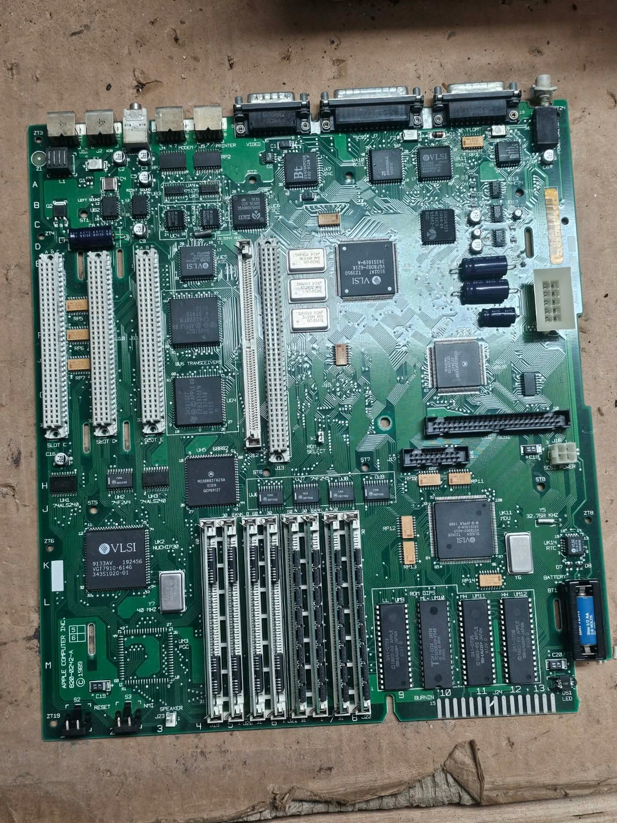 Vintage Apple Computer Macintosh IIci Motherboard 820-0242-A Full RAM