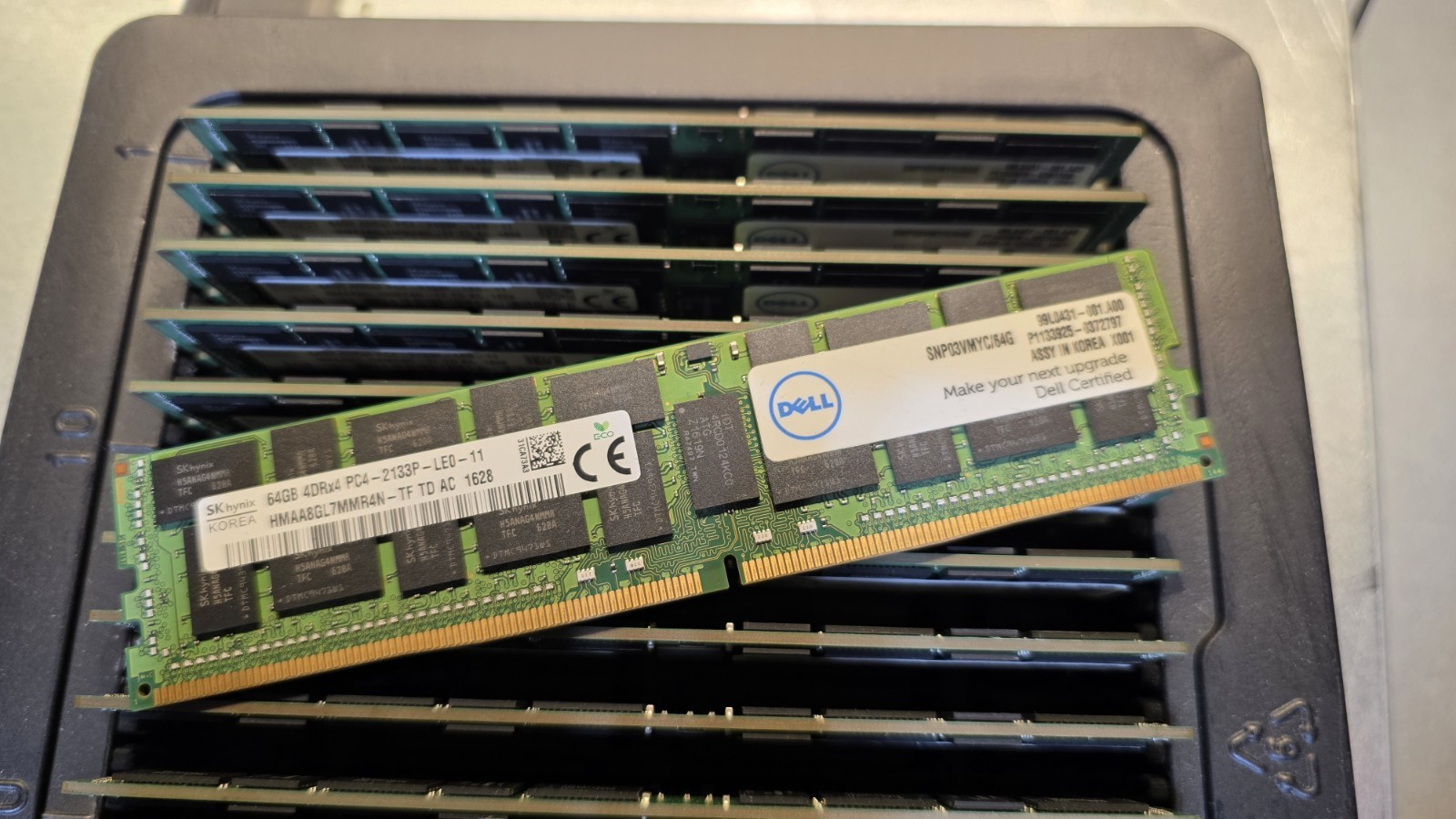 1x64GB Hynix HMAA8GL7MMR4N DDR4 PC4 2133P-LE0-11 4Rx4 ECC LRDIMM Server RAM