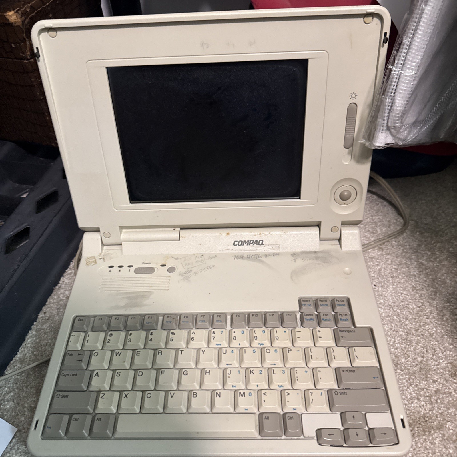 Vintage Compaq LTE Lite 4/40C With carrying case PARTS AS IS Vintage Compaq LTE Lite 4/40C With carrying case PARTS AS IS