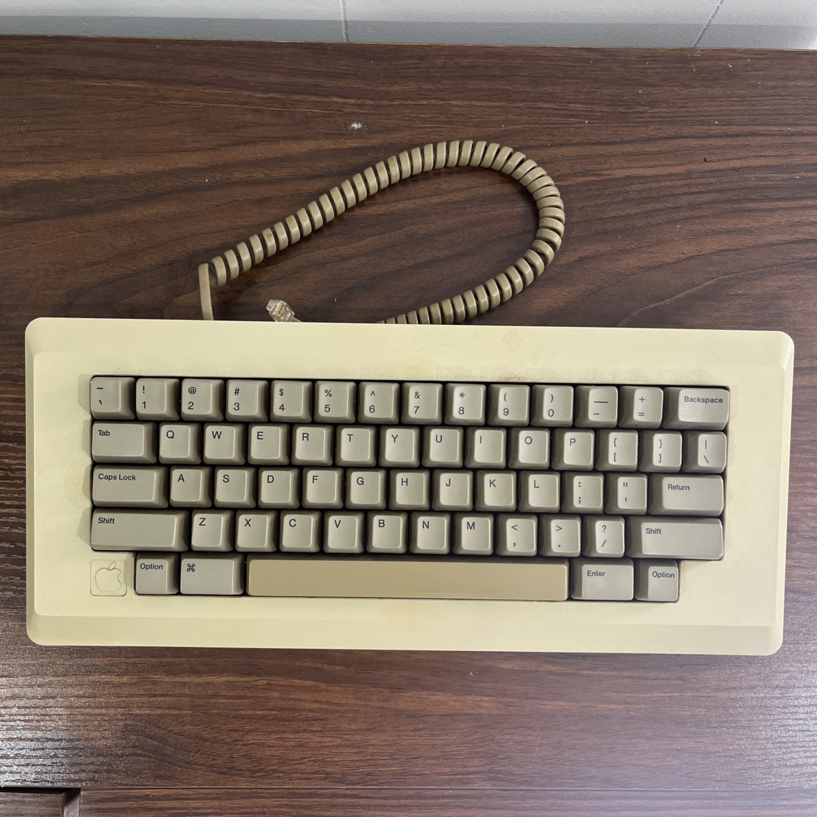 Apple Keyboard and Cable for Macintosh 128k 512k Mac Plus RARE Vintage M0110 Apple Keyboard and Cable for Macintosh 128k 512k Mac Plus RARE Vintage M0110