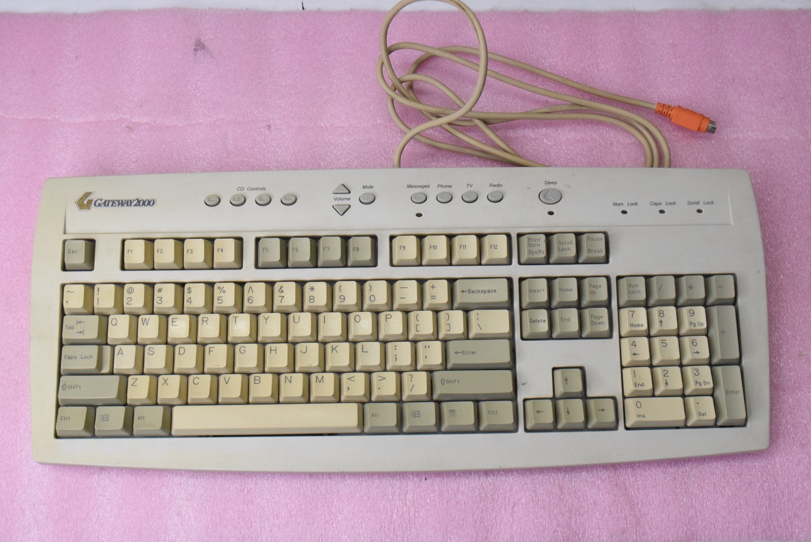 Vintage Gateway 2000 7000598 J98026 PS/2 Keyboard - TESTED Vintage Gateway 2000 7000598 J98026 PS/2 Keyboard - TESTED