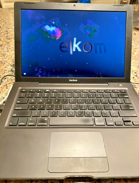 Vintage Apple MacBook Black A1181 13\