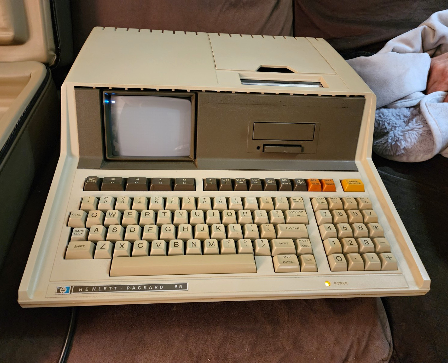 Hewlett-Packard HP 85 Vintage Desktop w/ CRT Display, Printer, 16K, Case