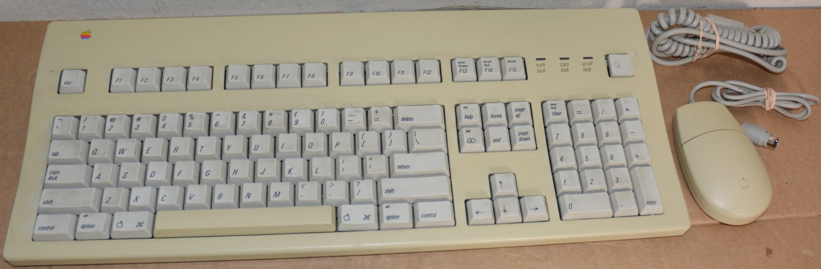 Apple M3501 Extended Keyboard II Vintage Macintosh Mac w/ Mouse Tested Set Apple M3501 Extended Keyboard II Vintage Macintosh Mac w/ Mouse Tested Set