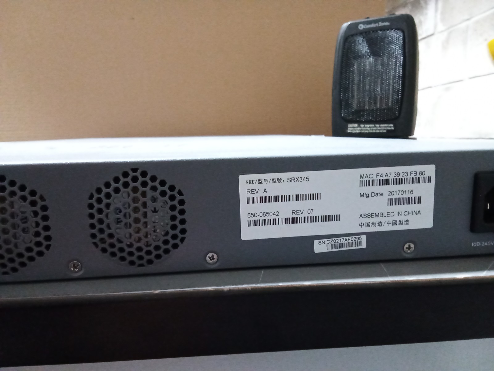 Juniper Networks SRX345 REV: A Network Switch Juniper Networks SRX345 REV: A Network Switch