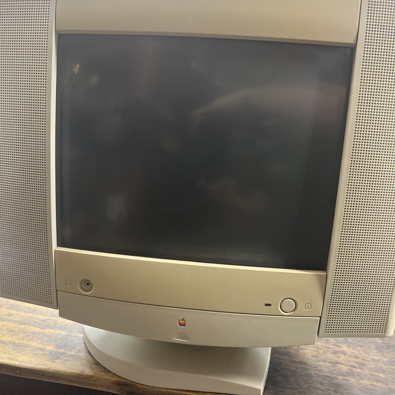 Vintage APPLE m4681 multiple scan 15av display Monitor
