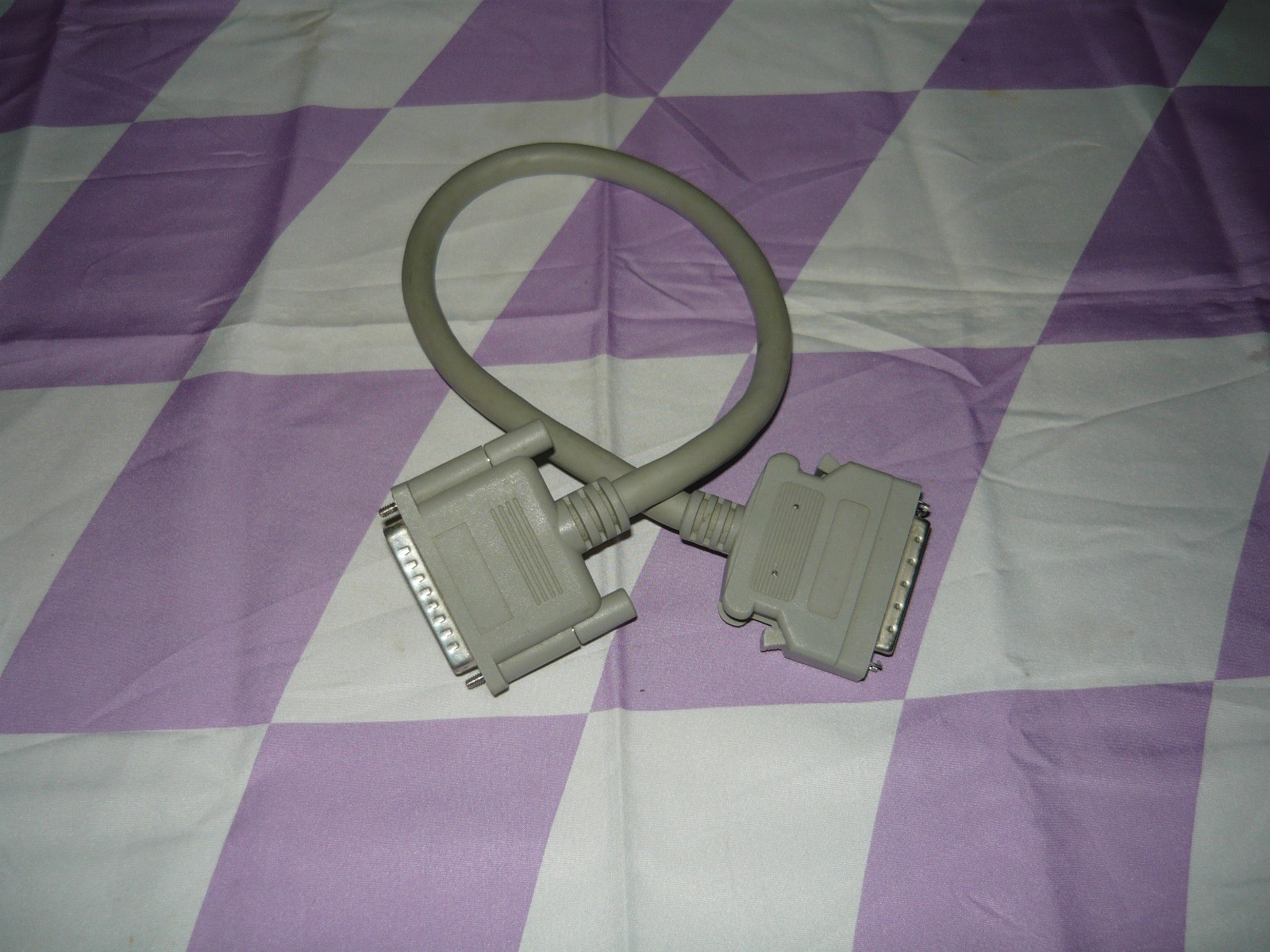 Vintage 25 Pin Male to 50 Pin HD50 SCSI Cable Used 1 Foot Vintage 25 Pin Male to 50 Pin HD50 SCSI Cable Used 1 Foot