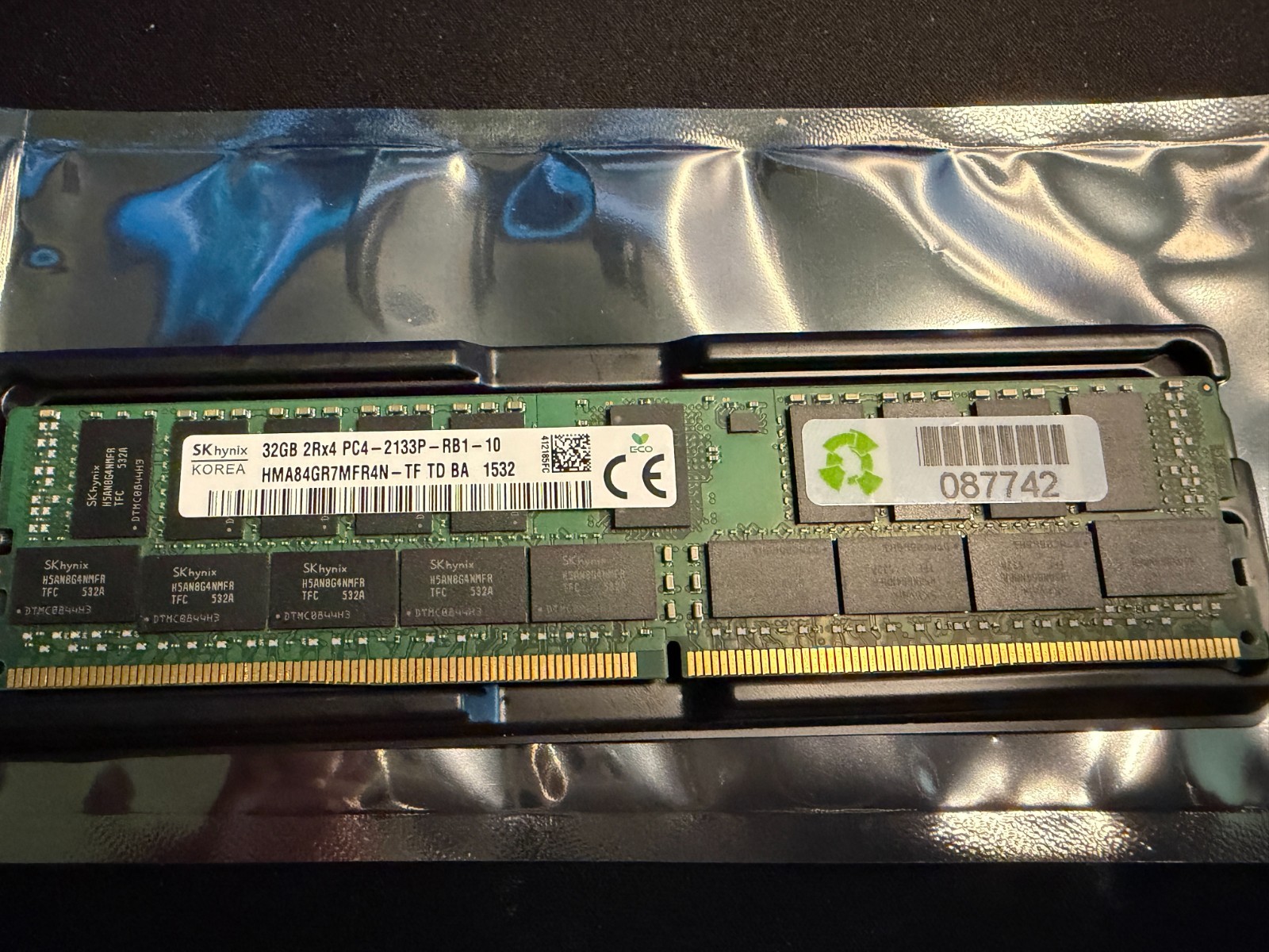 SK Hynix 32GB (1x32GB) 2Rx4 PC4-2133P DDR4 Server RAM