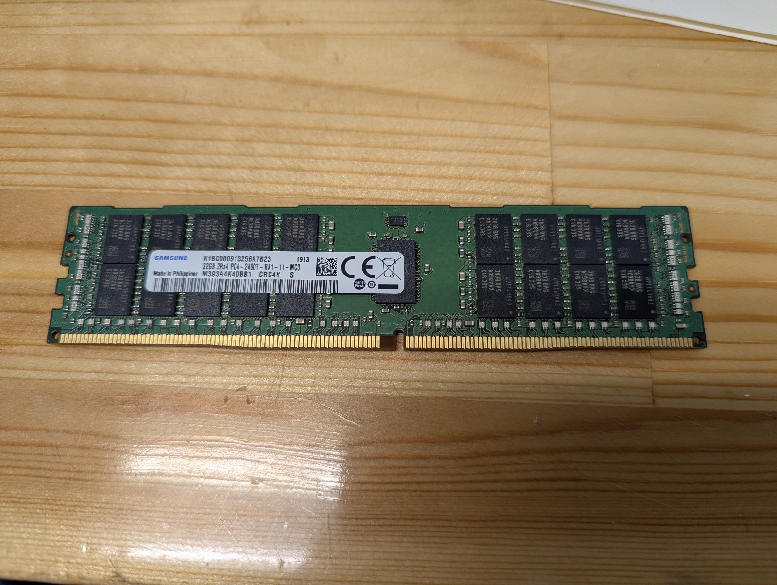 Samsung M393A4K40BB1 32GB 2Rx4 PC4-2400T DDR4 Server Memory RAM