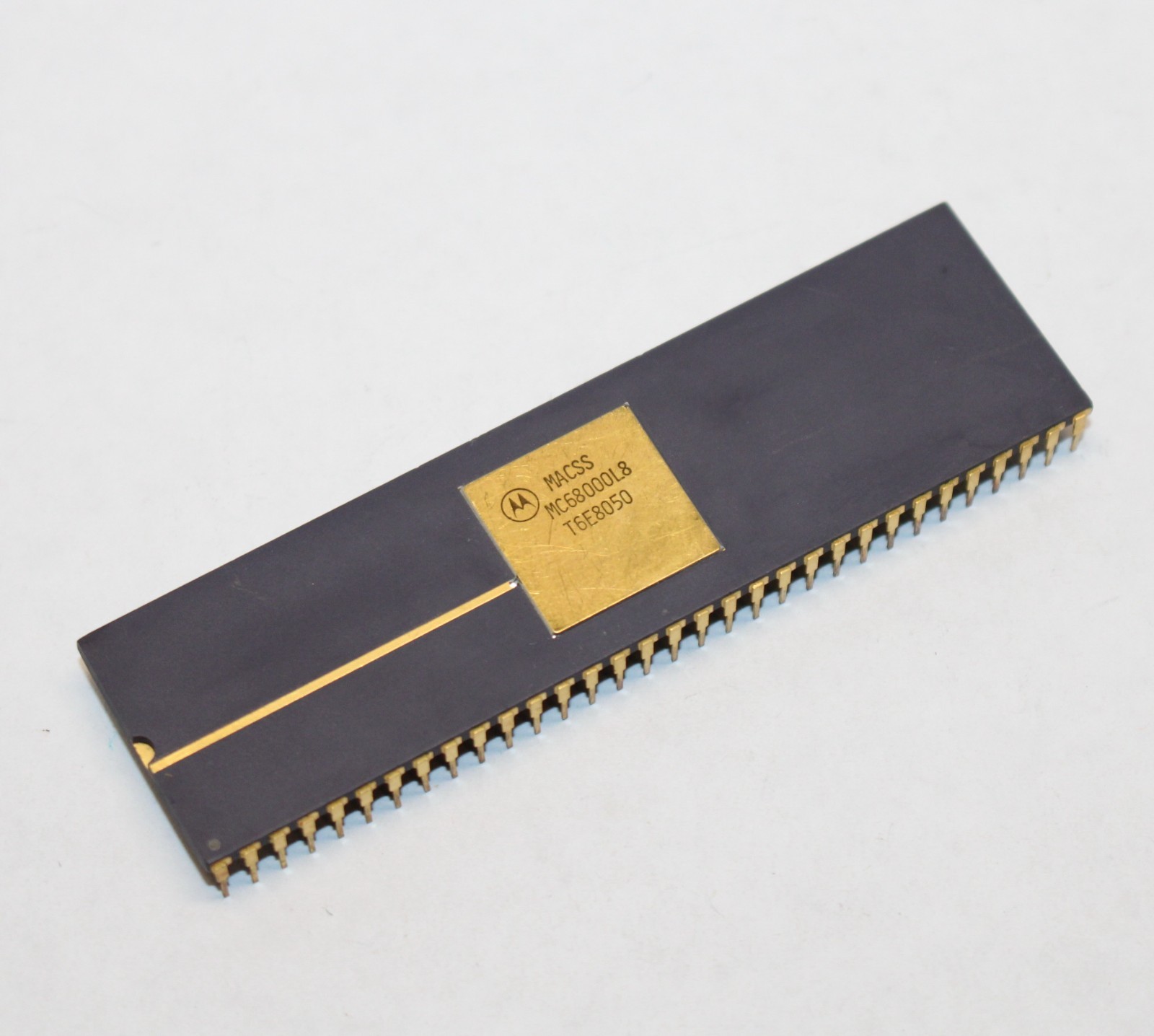 Very Rare Motorola MACSS project MC68000L8 CPU gold top purple vintage IC WORKS