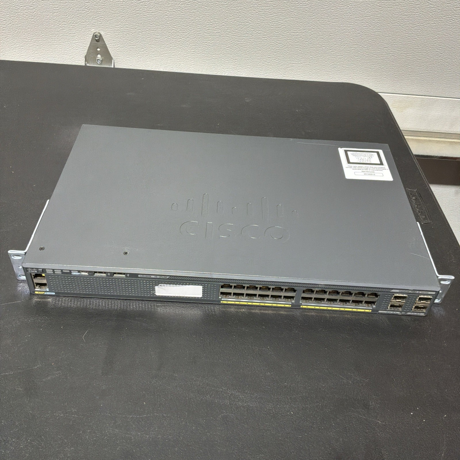 Cisco Catalyst WS-C2960X-24TS-L 24-Port Gigabit Switch 4x SFP w/ Cord Cisco Catalyst WS-C2960X-24TS-L 24-Port Gigabit Switch 4x SFP w/ Cord