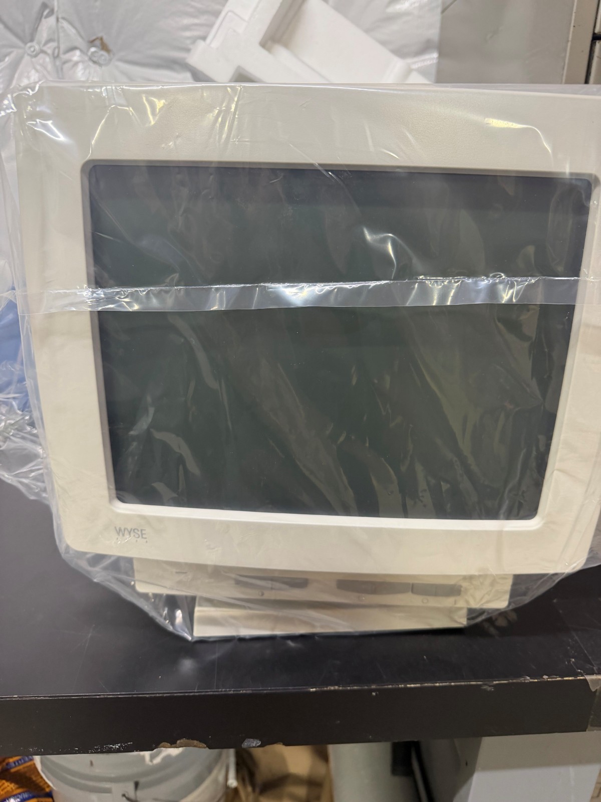 Vintage WYSE WY-55/ES CRT Computer Terminal Monitor w/Manual & Power Cord Vintage WYSE WY-55/ES CRT Computer Terminal Monitor w/Manual & Power Cord