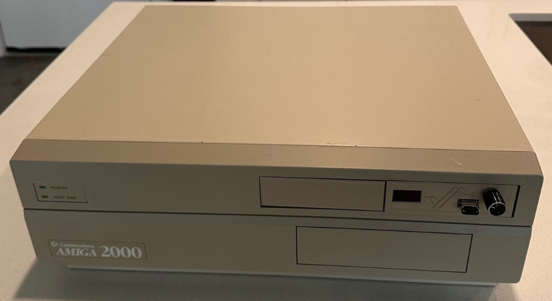 Commodore Amiga A2000 2000 Computer - Gotek Floppy - Noctua Fan (2622) Commodore Amiga A2000 2000 Computer - Gotek Floppy - Noctua Fan (2622)