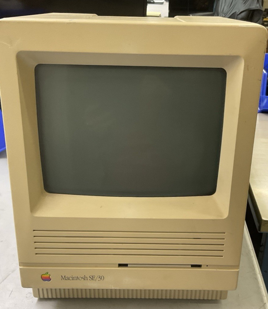Apple Macintosh SE/30 M5119 Vintage Computer Monitor