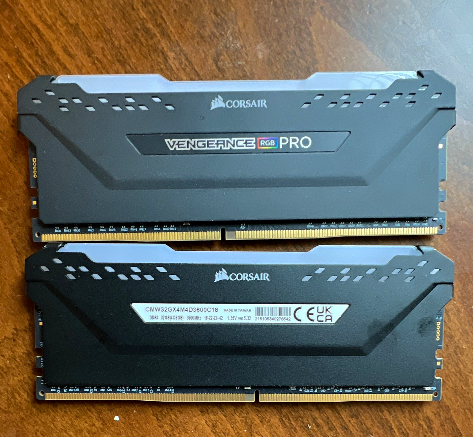Corsair Vengeance RGB Pro 32GB (4x8GB) DDR4 3600MHz DIMM RGB CMW32GX4M4D3600C18 Corsair Vengeance RGB Pro 32GB (4x8GB) DDR4 3600MHz DIMM RGB CMW32GX4M4D3600C18