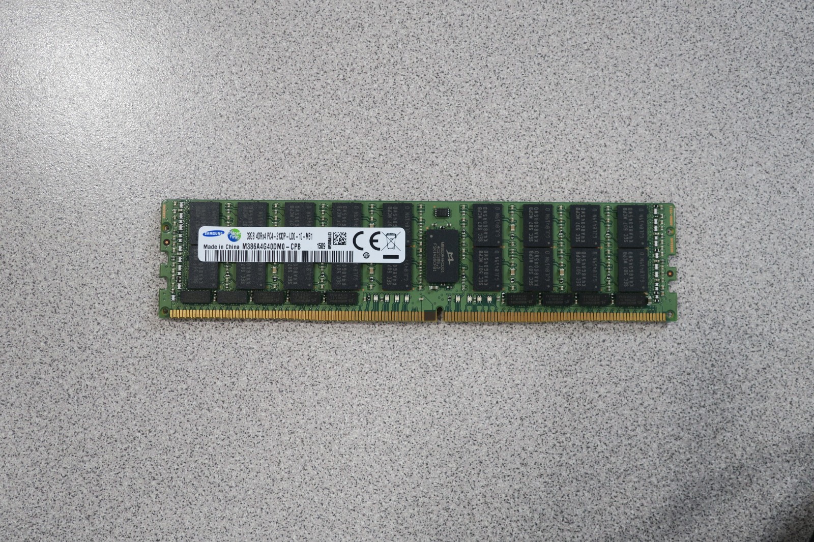 U91077 Samsung M386A4G40DM0CPB 32GB 1x32GB 4DRx4 PC42133P DDR4 Server Me G2U