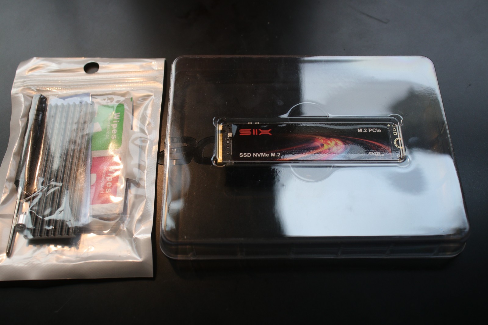 1TB M.2 2280 NVMe SSD PCIe 3.0 Up to 3400 MB/s with Heatsink