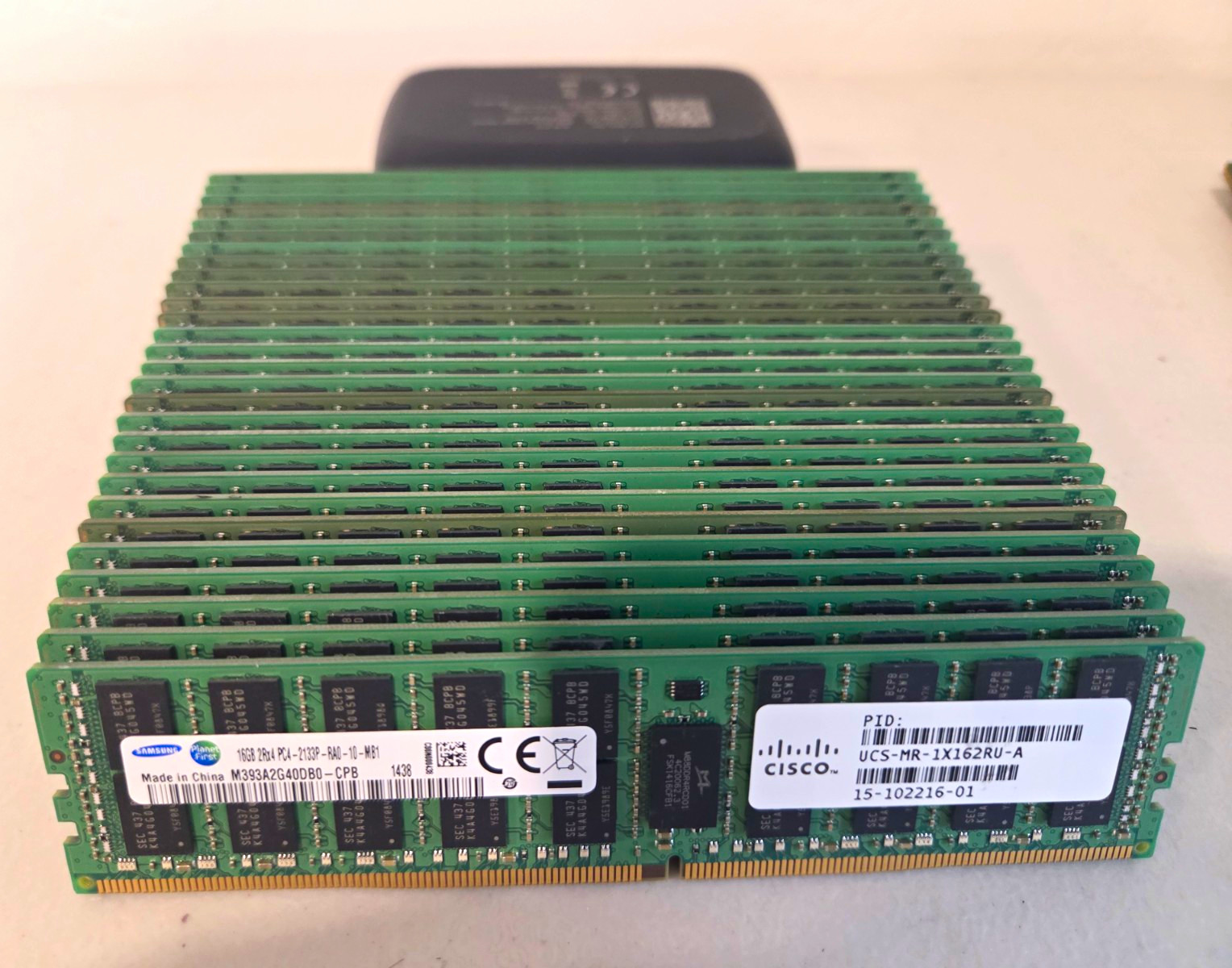Samsung 448GB (28x16GB) DDR4 RDIMM PC4-2133P ECC Reg M393A2G40DB0
