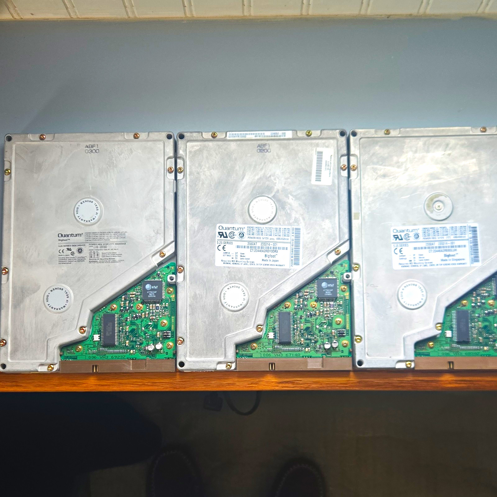 Lot of 3 Vintage Quantum Bigfoot 2550AT 2.5GB 5.25\
