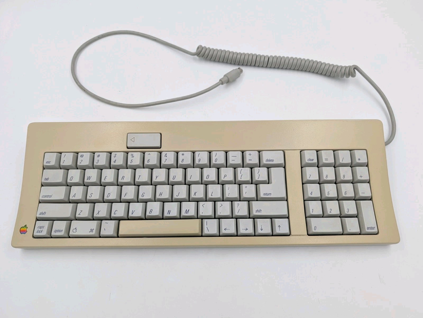 Apple Vintage Keyboard - Macintosh - M0116 With Cord (260204)