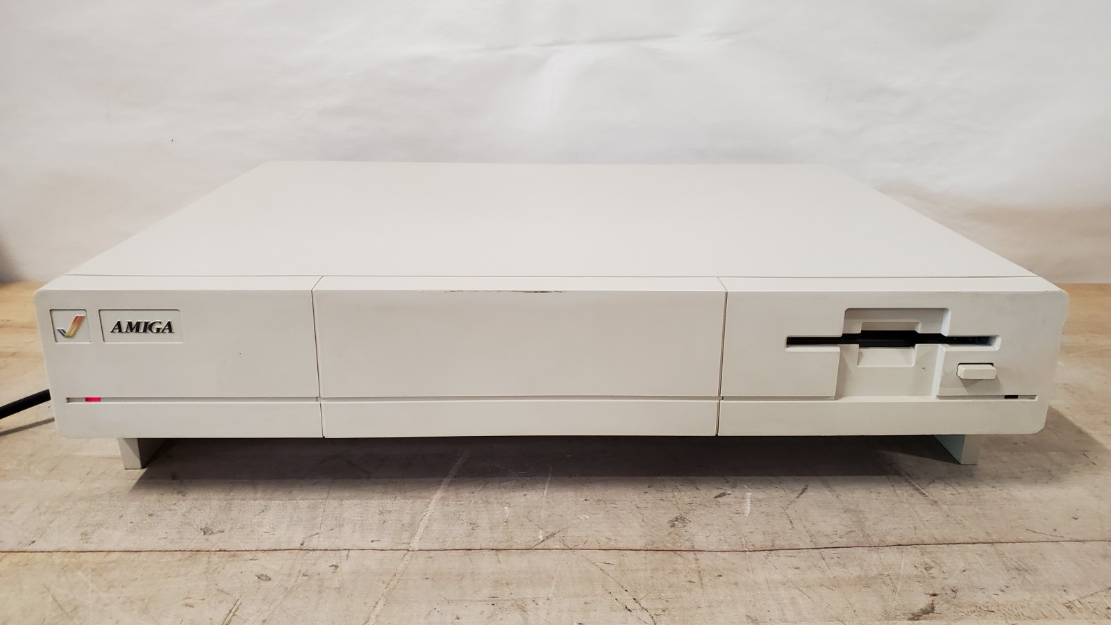 Vintage Commodore AMIGA 1000 Computer, Turns On, Read