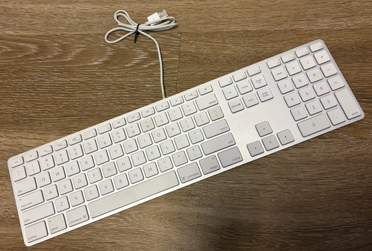 Apple A1243 Aluminum Wired Keyboard Full Sized Slim, Genuine Mac TESTED Apple A1243 Aluminum Wired Keyboard Full Sized Slim, Genuine Mac TESTED