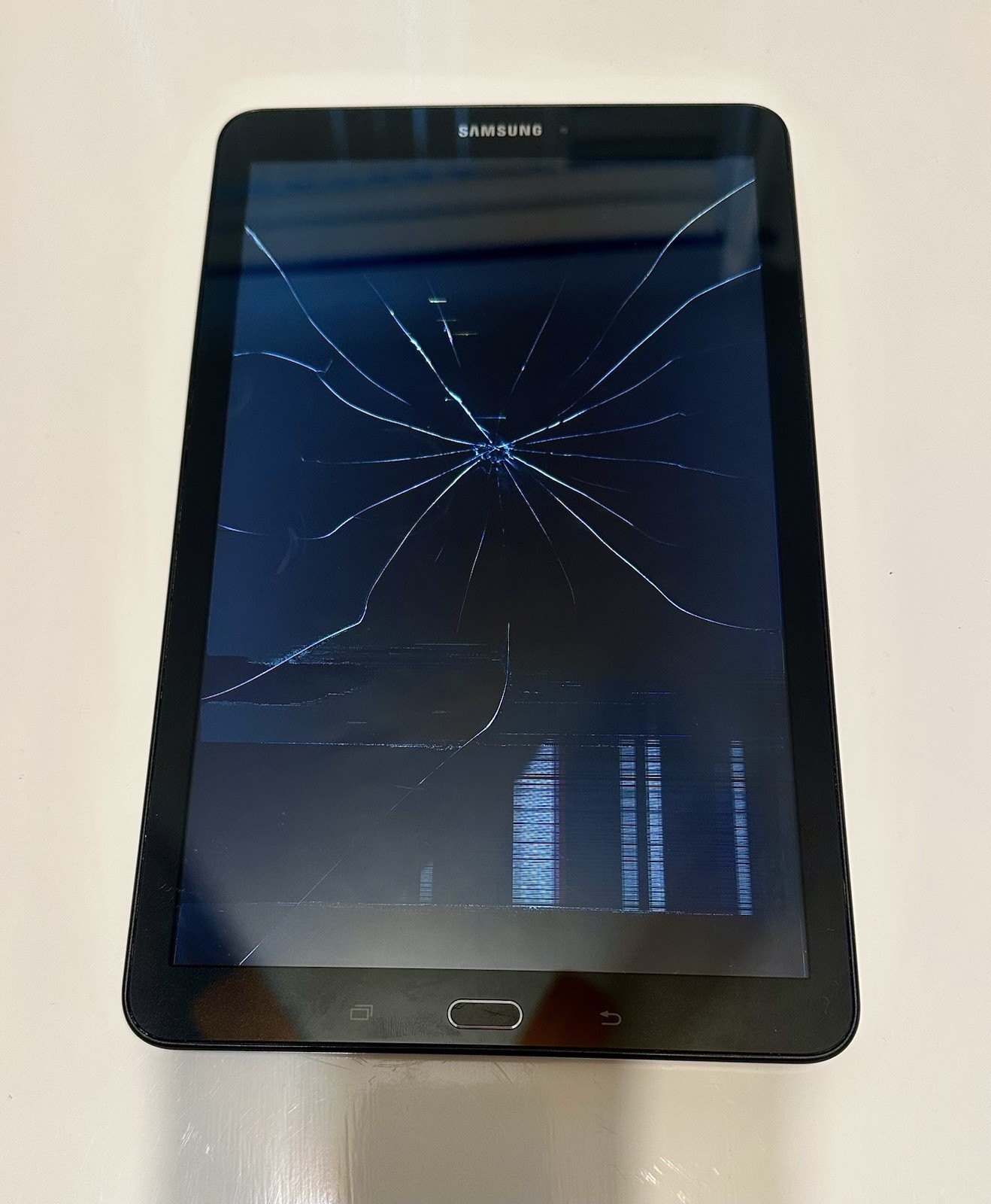 Samsung Galaxy 9.6'' Tablet - E SM-T560NU - Black - 16GB Gray | For Parts