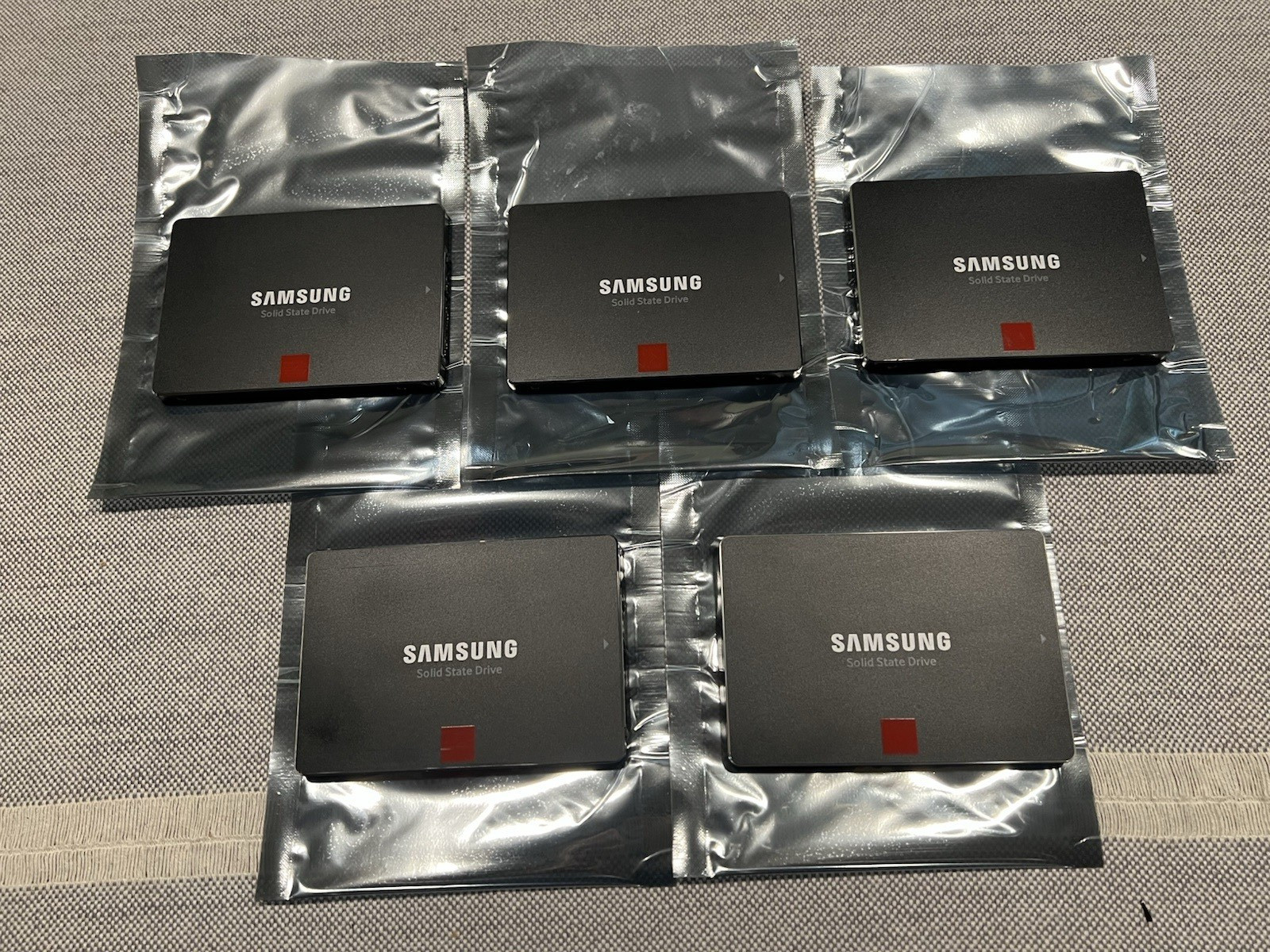 Samsung 850 Pro Series 2TB 2.5inch SATA3 6Gbp Internal SSD MZ-7KE2T0 5 Available Samsung 850 Pro Series 2TB 2.5inch SATA3 6Gbp Internal SSD MZ-7KE2T0 5 Available