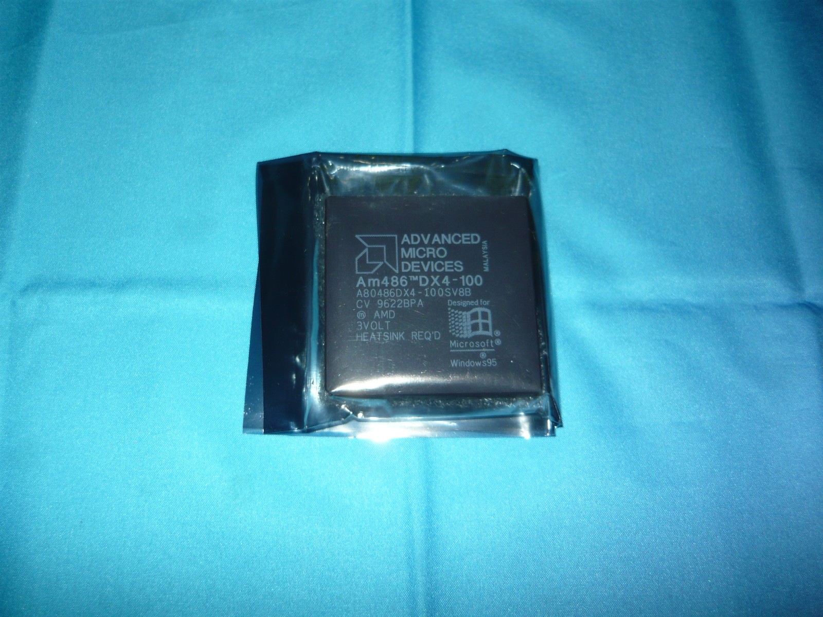 Vintage AMD Am486DX4-100 A80486DX4-100SV8B 100MHz Socket 3 CPU Used Good