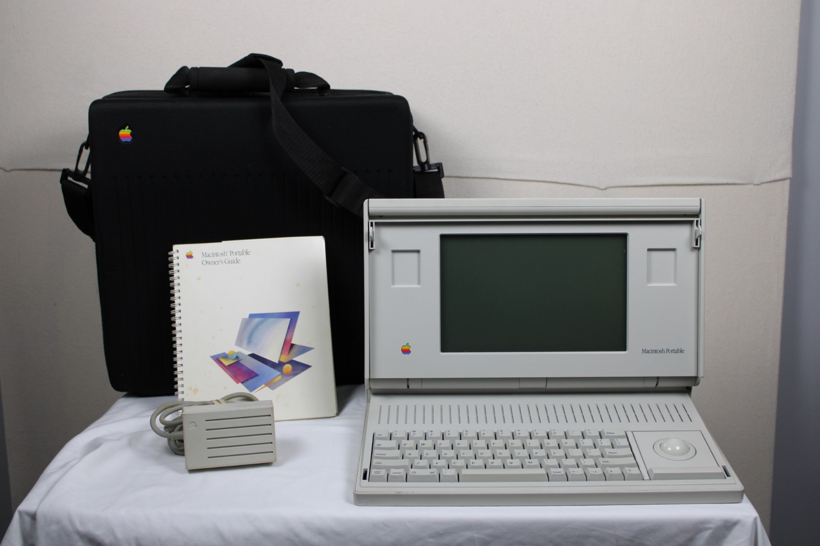 Apple Macintosh Portable Model M5126 Backlit Vintage Laptop - Untested As-Is Apple Macintosh Portable Model M5126 Backlit Vintage Laptop - Untested As-Is