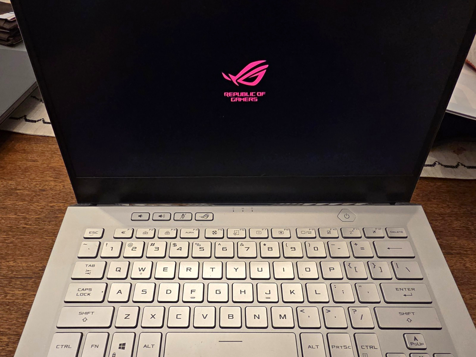 ASUS ROG 14in QHD Ryzen 9 4.9GHz RTX 3060 16GB 1TB SSD White